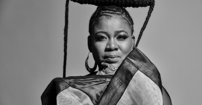 VOICES OF A GENERATION: Simphiwe Dana and Thandiswa Mazwai receive Gallo Renaissance Award